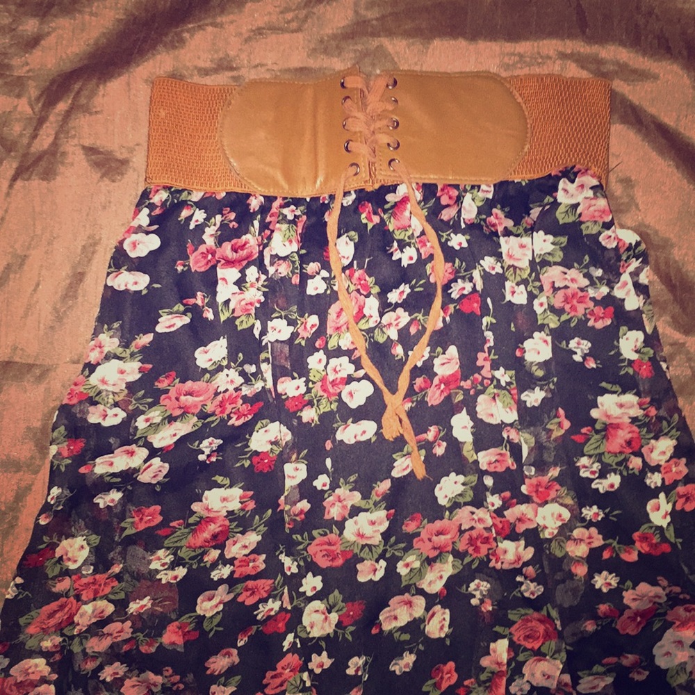 I am selling a high low skirt